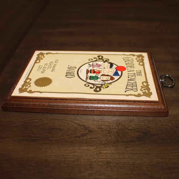 3/$118❤️vintage 1966 THE GRADE A TEACHER AWARD Peanuts wooden plaque wall decor - Picture 4 of 7